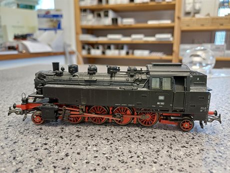 DB 86 582